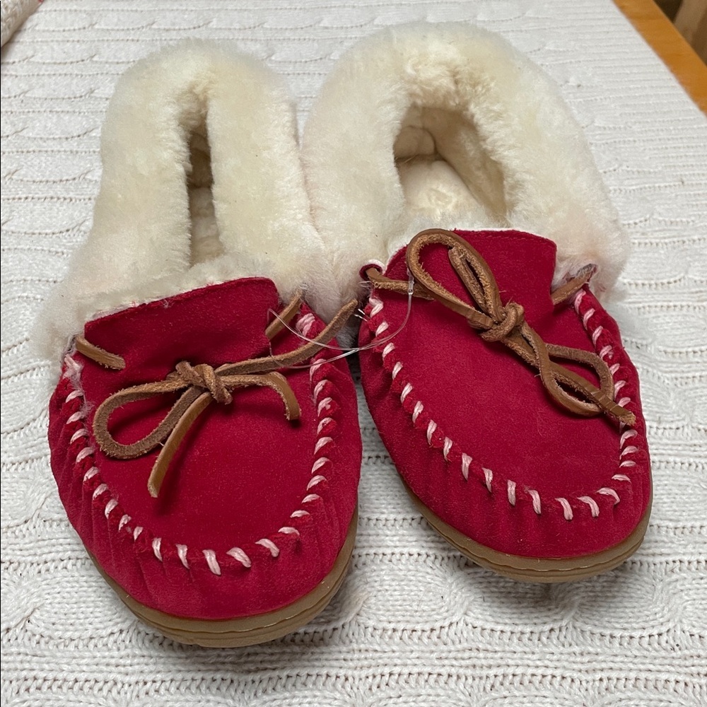 NWOT sz 7 LL Bean Wicked Good Red Moccasin Slippers Australian Lamb shearling